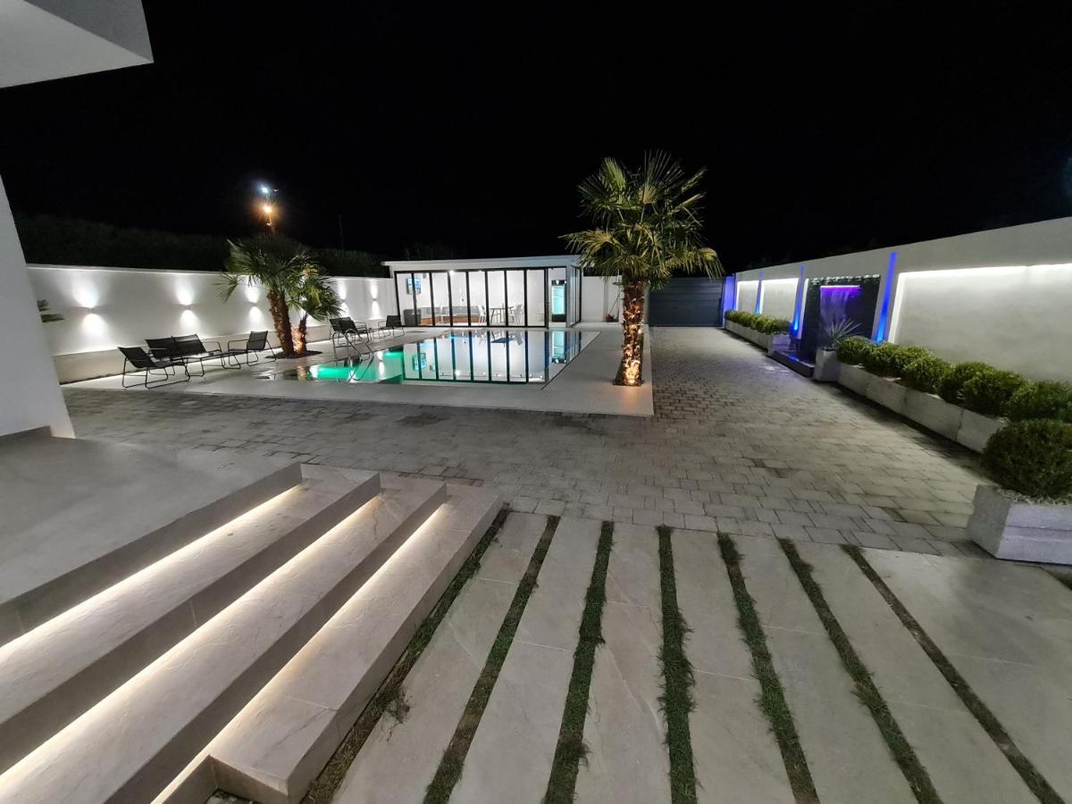 Rrushkull  Lt Luxury Villa מראה חיצוני תמונה