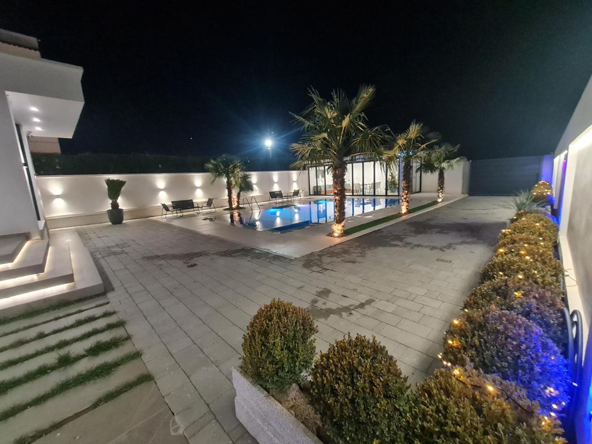 Rrushkull  Lt Luxury Villa מראה חיצוני תמונה